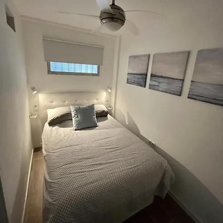 Tar11d: Sea View With Smart Tv In Center